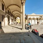 Accademia Frescoes Apartment